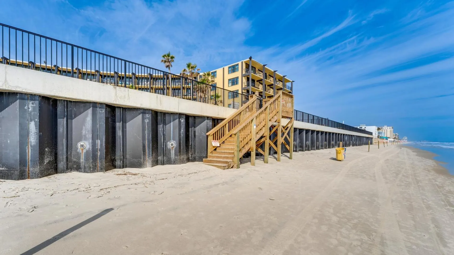 Cozy Beachfront Condo In Daytona Beach Shores! 0*,  United States